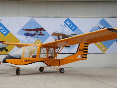 蜜蜂M11轻型三座飞机